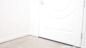 Gia - 19 yr Old Asian Hottie