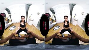 Canela Skin - Yoga Teacher in 4K