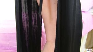 OlderWomanFun - Tracey 09