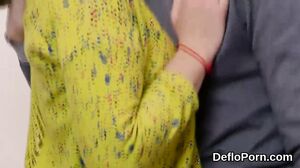 Fervid nympho gapes pink cunt and gets deflorated