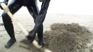 MiraiDouga - Rubber Girl in the Beach