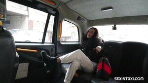 SexInTaxi E12 Vanessa Decker CZECH