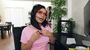 Aaliyah Hadid - Sister's Gamer Friend