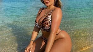 Busty Latina Babe Analia Decides to Entertain Her Lover