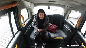 SexInTaxi E20 Cindy Shine CZECH