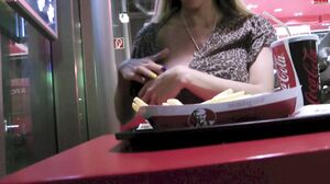 Meli-X - Sexhungrig im Fast Food Restaurant