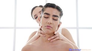 MRS Hot masseuse thrills cute Asian