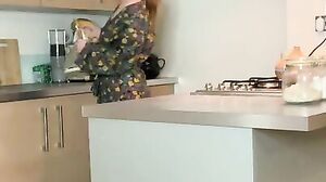 (( Ella Hughes - I Do On Kitchen ))