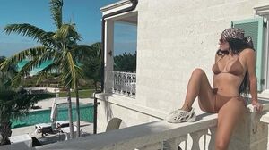 Polly Petrova & Larissa Leite - Poolside orgy with 3on2 DP, Fisting YE076