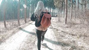 Hot MILF Wandering and Get Fucked In The Wild
