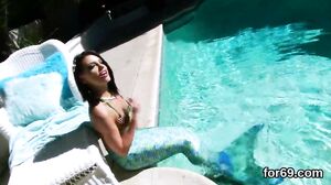 Lesbian bombshells spread their deep anals and poke ove