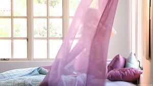 {{{ Sunny Lane - So Fresh }}}