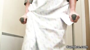Hot bombshell gets cumshot on her face swallowing all t