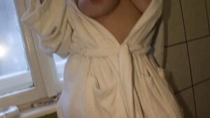 TuttiFruttiClub - Silvia hot MILF at home..