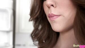 Freya Parker - Sticky Stepsister - S18:E1