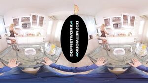 Peneloppe Ferre - Horny Housewife in 4K