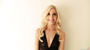 Piper Perri - Piper Needs A Bbc!