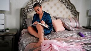 Honey Gold - Diary Of a Milf