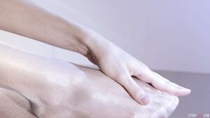 StraplessDildo - Ballerina Mia Reeses Cock Really Cums