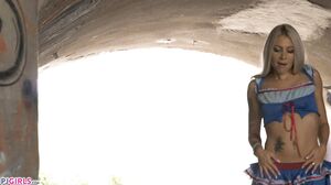 PJGirls - Vanessa Sweet Strip Dance