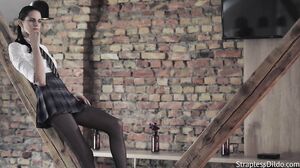 StraplessDildo - The Strapon Sex Is Better Than The Boo