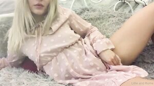Blondie Masturbating At Home