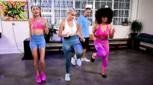 Indica Monroe, Chloe Temple - To The Limit