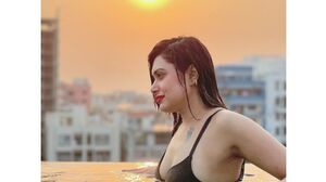 Sarah Simons - DAP Destination with 4on1, Balls Deep Anal, DAP, Big Gapes, Gapefarts, Almost ButtRose, Swallow GIO1847