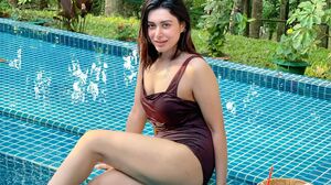 MILF Cindy Goes Crazy With Giada and Four Big Dicks !!!