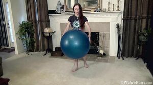 WeAreHairy - Evane Nordstern - Grey Shorts Black Top