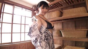Anri at the bathhouse