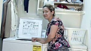 WeAreHairy - Isabel - Washing Powder