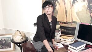 WeAreHairy - Lucy Dutch - Librarian Glasses Stripping