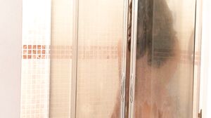 WeAreHairy - Lucie - Blue Blanket