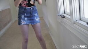 Fresh teen slut loves getting fucked