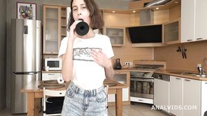 Mr. Anderson's anal Casting with Regina Moonshine, Ball