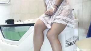 WeAreHairy - Leona - White Lingerie White Tub