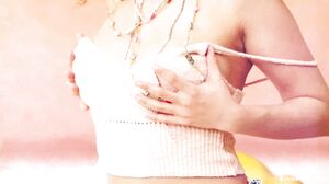 Cecilia Lion - Vibrant Babe