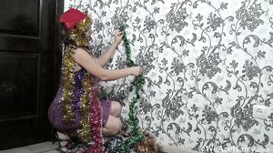 WeAreHairy - Tanita - Purple Dress Gold Wreath