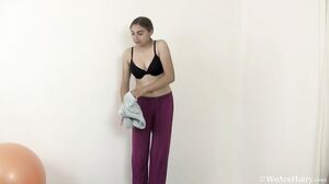 WeAreHairy - Sunny - Grey Top Red Bottom