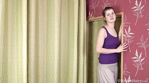 WeAreHairy - Nica - Purple Top