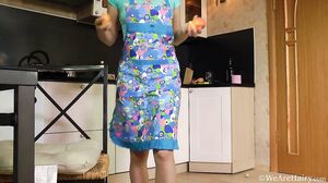 WeAreHairy - Nina - Sliced Apples