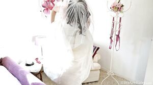 WeAreHairy - Melanie Kate - Wedding Dress