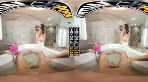 Reyna DeLaCruz - VR Bathtime Fuck