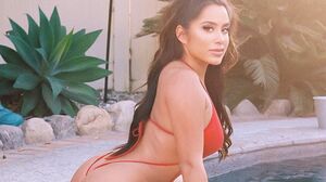 Blonde Bombshell Cavannah Has No Moral and Shame At All