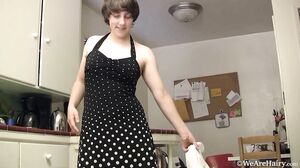 WeAreHairy - Cassie - Kitchen