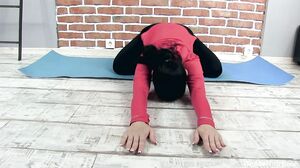 WeAreHairy - Di Devi - Red Tight Black Pants