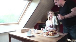 Alecia Fox - Voulez-vous coucher avec moi? in HD