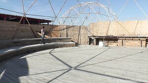 WeAreHairy - Sandy - Grey Jeans Floral Blouse