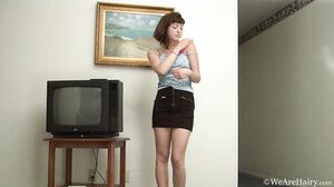 WeAreHairy - Serena - Flower Painting